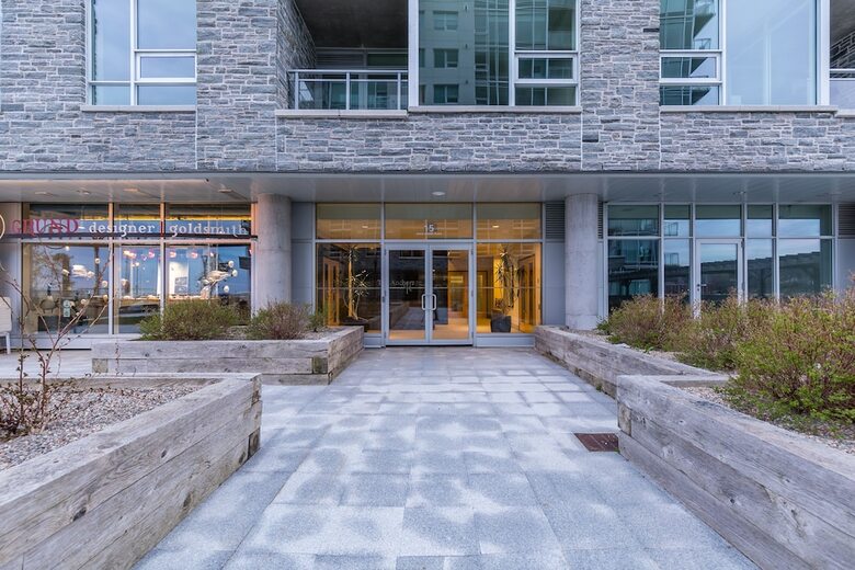 Simply Comfort. King's Wharf Apartments