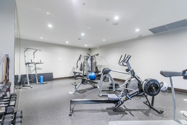 Simply Comfort. King's Wharf Apartments