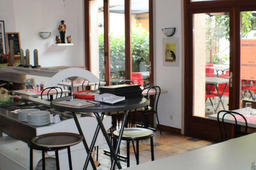 Hotel H�tel Les Vignes Rouges