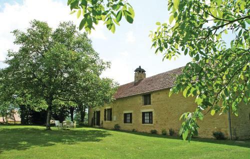 Holiday Home Les Poulvelleries H-576