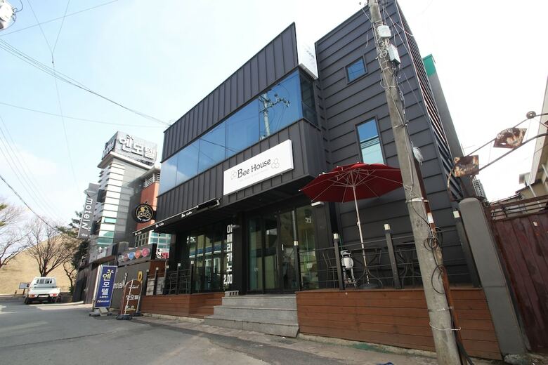 Hotel Bee House Hostel