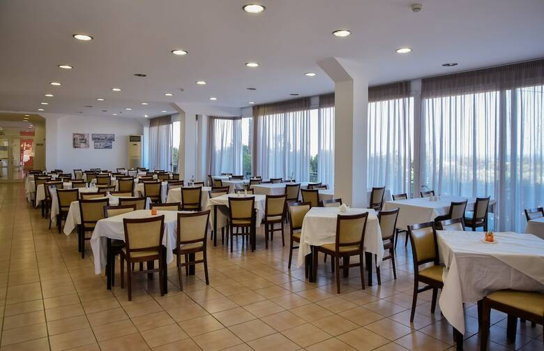 Felicity Hotel