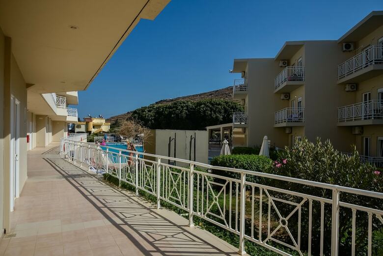 Felicity Hotel