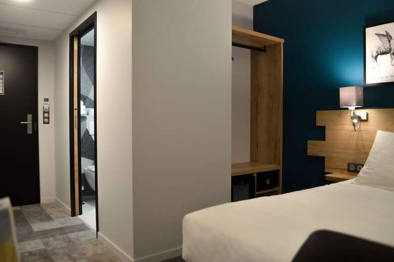 Ax Hotel