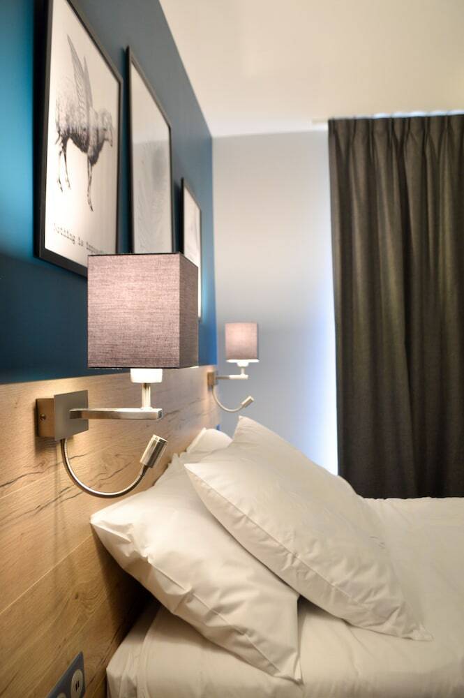 Ax Hotel