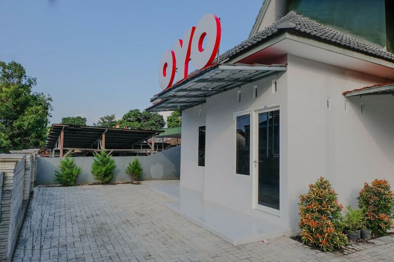 Hotel Oyo 973 Simpang Alun-alun Residence
