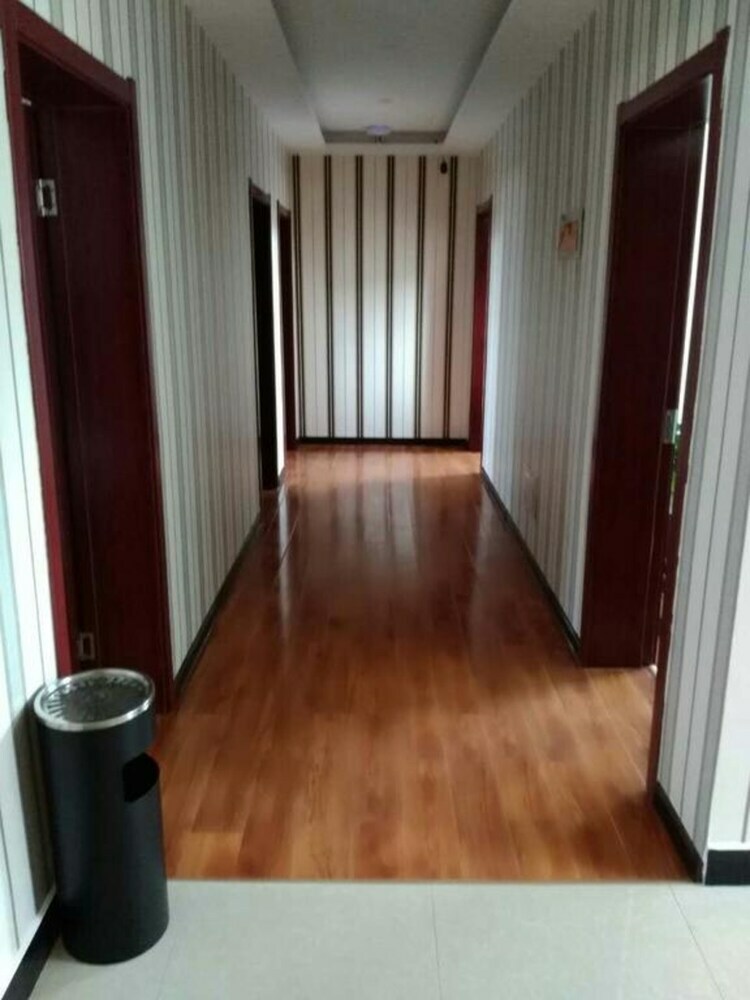 Lele Business Hotel