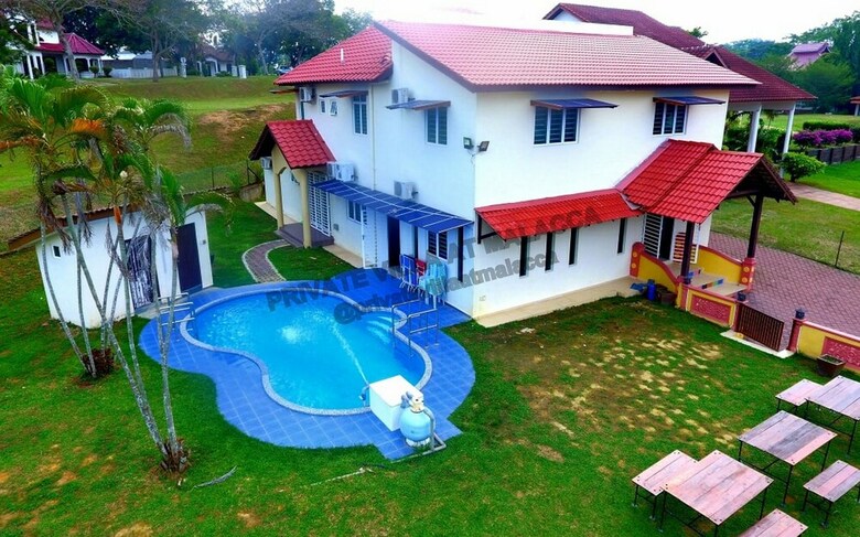 Private Villa With Pool By Azra