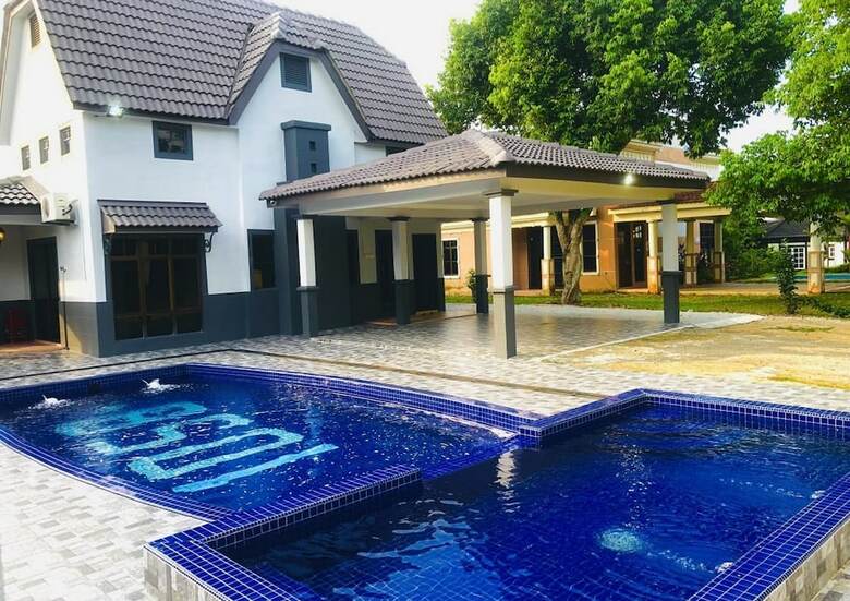 Private Villa With Pool By Azra