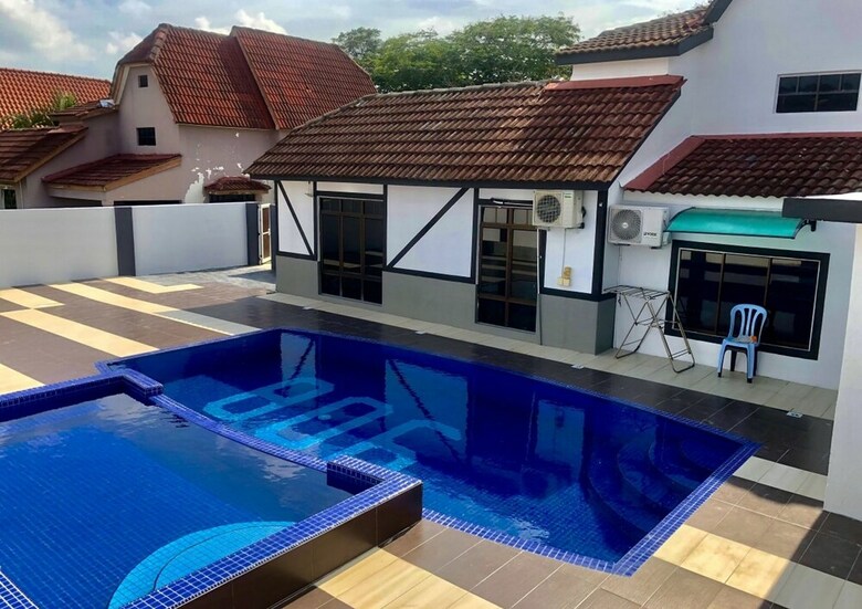 Private Villa With Pool By Azra