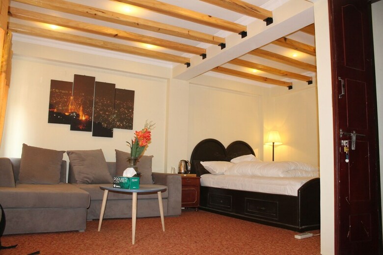 Hotel Peace Gallery Inn