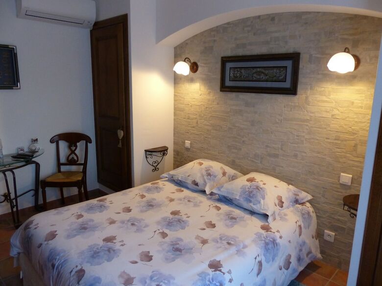Bed & Breakfast La Bastide Des Pignes