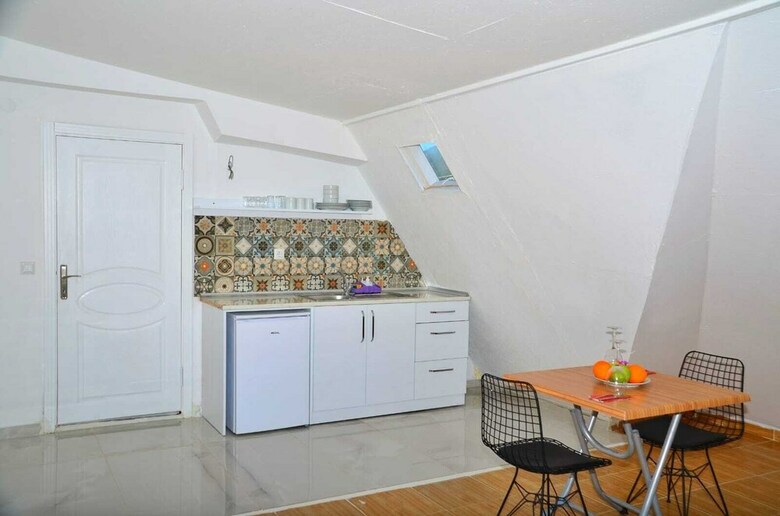 3 House Apart