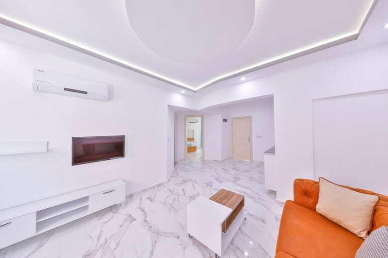 3 House Apart