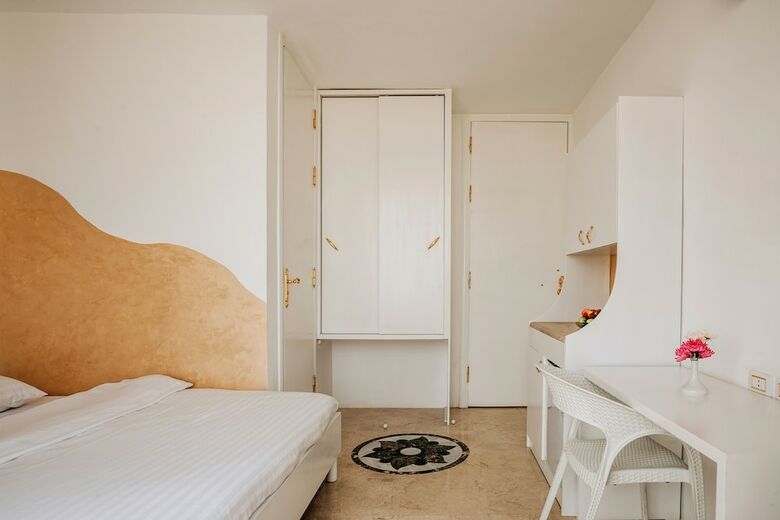 Hotel Desert Moon