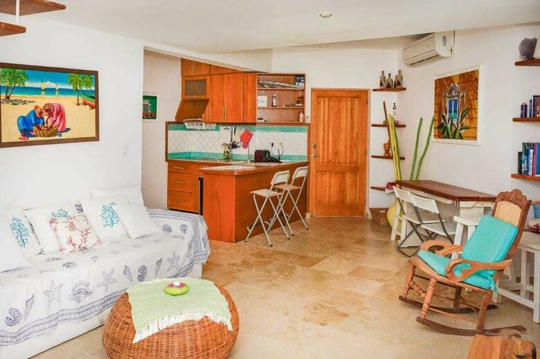Cadaques Caribe Apartment