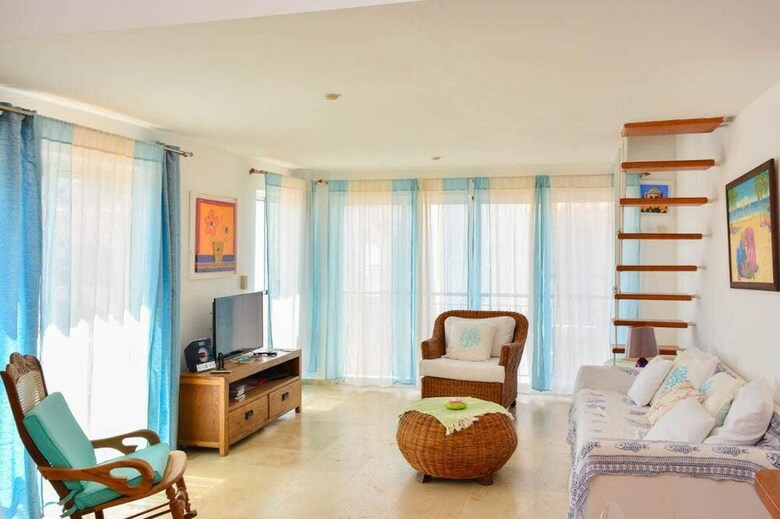 Cadaques Caribe Apartment