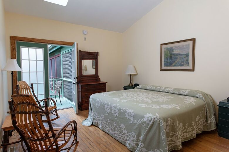 Hotel Gordon Beach Inn