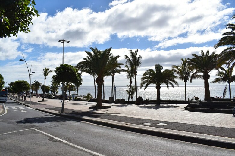 Apartamentos Steps From Main Beach