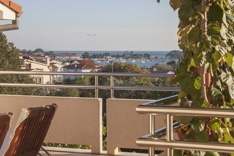 Apartments Levan Ceja