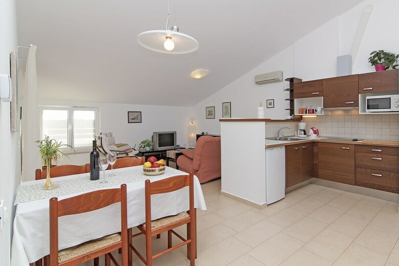 Apartments Levan Ceja