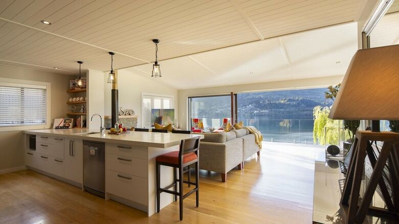 Kohanga Luxury Lakeside Villa