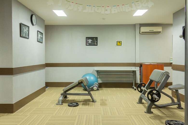 Hotel Collection O 6 Grand Palace Kemayoran