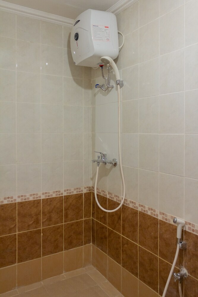 Hotel Collection O 6 Grand Palace Kemayoran