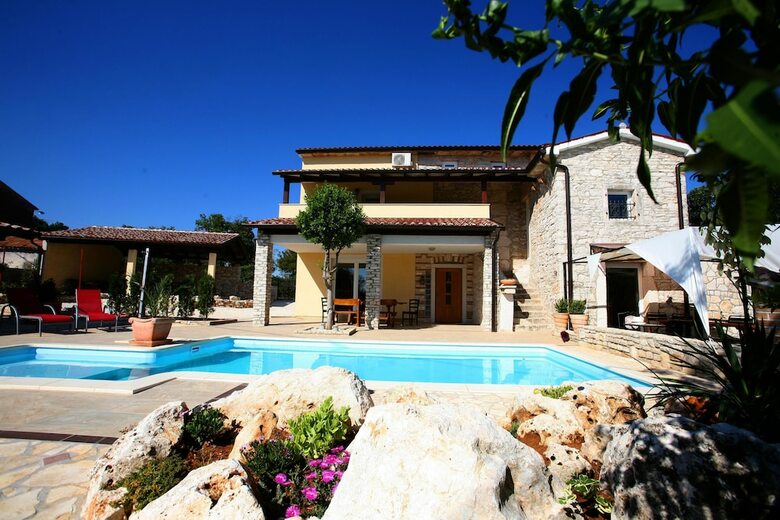 Villa Nada Flores