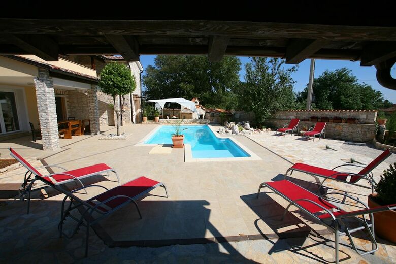 Villa Nada Flores