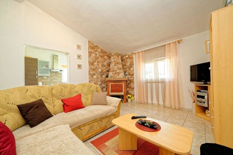 Apartment Mirijana Stinjan / One Bedroom A1
