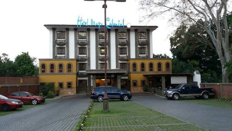 Hotel Maya Colonial