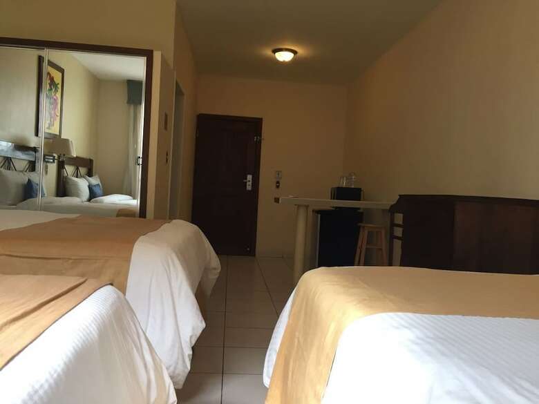 Hotel Maya Colonial
