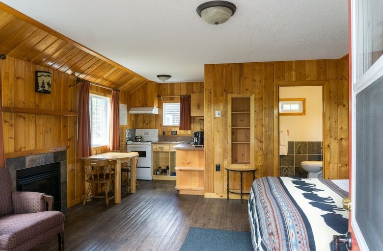 Hotel Pine Bungalows