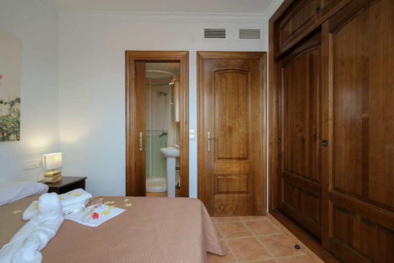 Apartamentos Om Destiny
