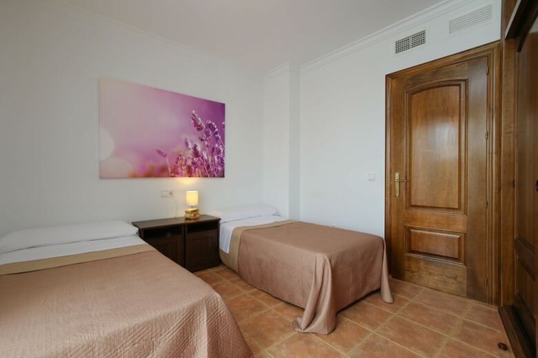 Apartamentos Om Destiny