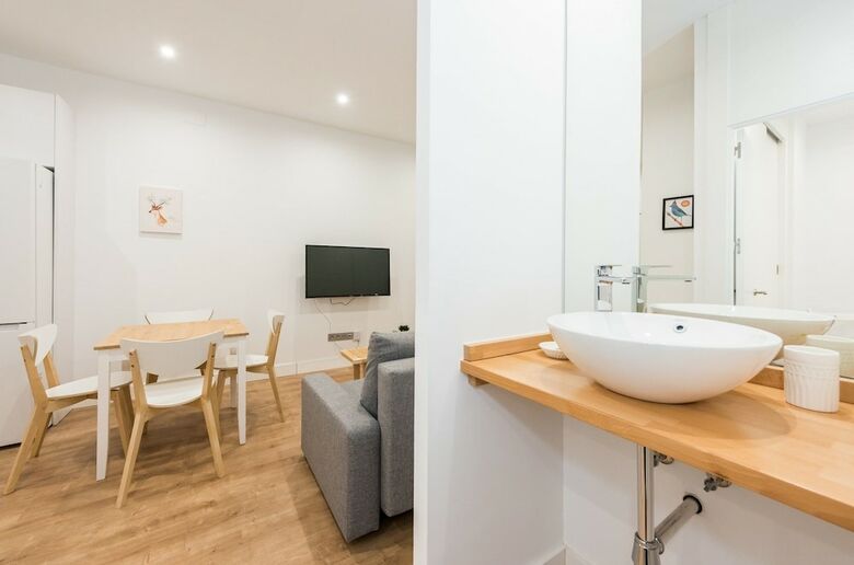 Apartamentos La Casa Del Mes�n de Paredes