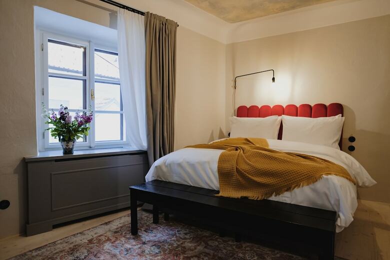 Bed & Breakfast Monastery Garden Bistro & Rooms