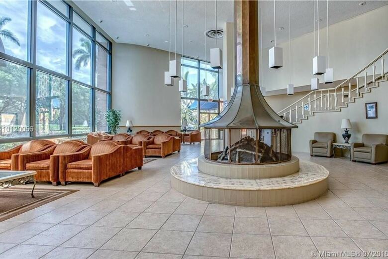 Beautiful Cozy 1br Apartment Walk From The Ocean!