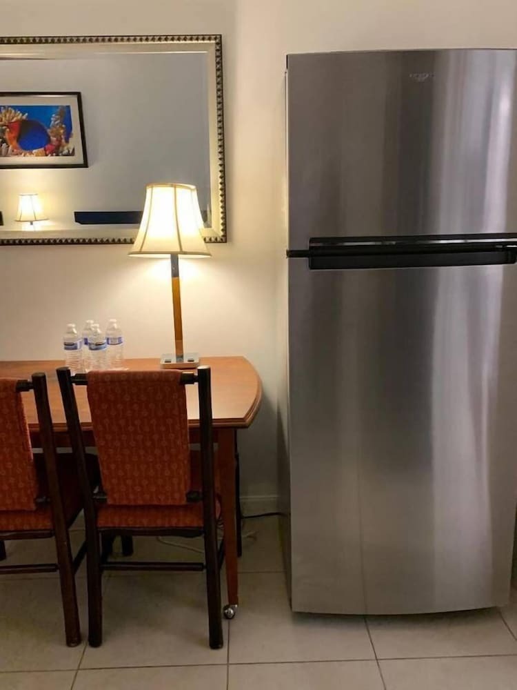 Beautiful Cozy 1br Apartment Walk From The Ocean!