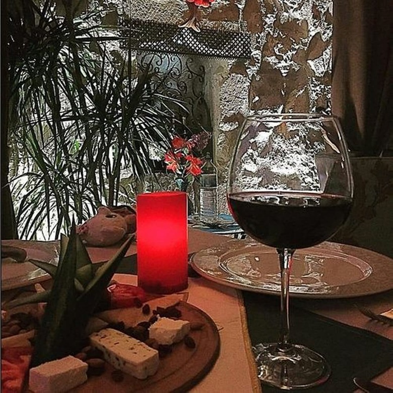 Hotel La Casa Cave