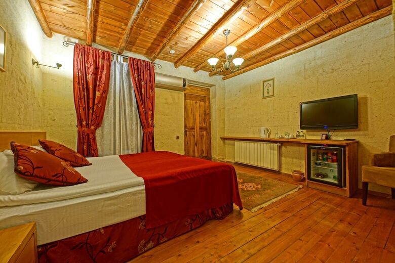 Hotel La Casa Cave