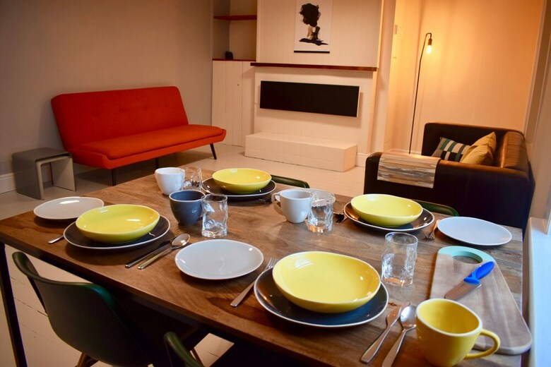 Apartamentos Renovated 3 Bedroom Home