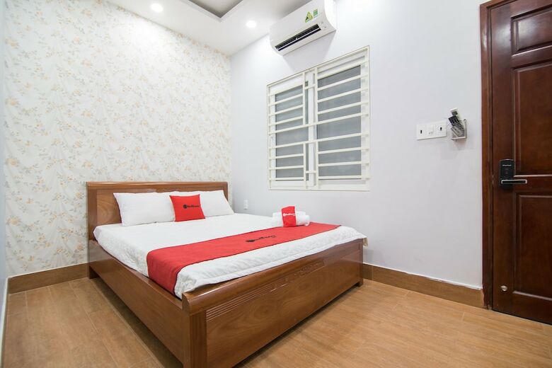 Hotel Reddoorz Plus @ Huynh Tan Phat