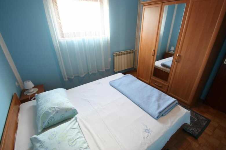 Apartments Bareti?