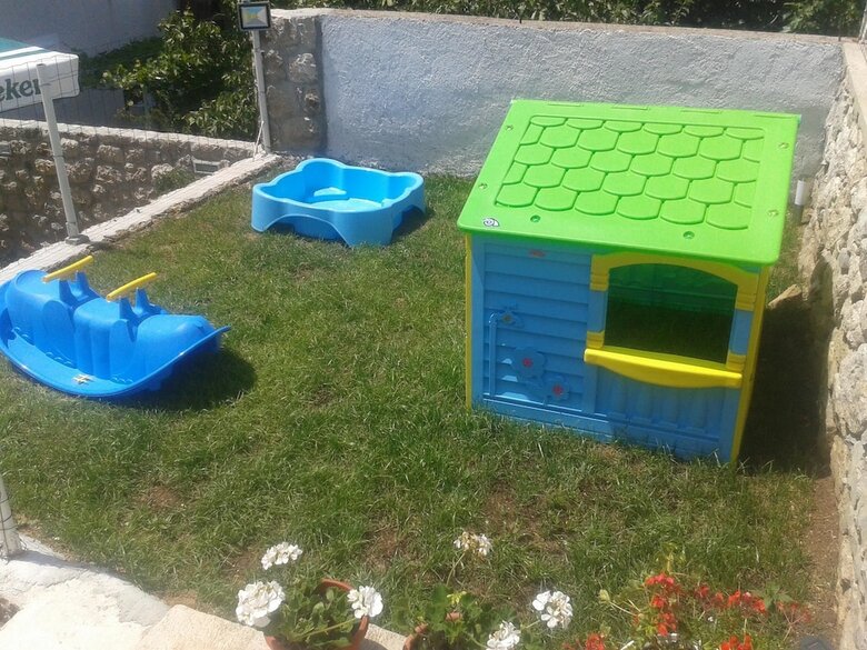 Apartments Bareti?