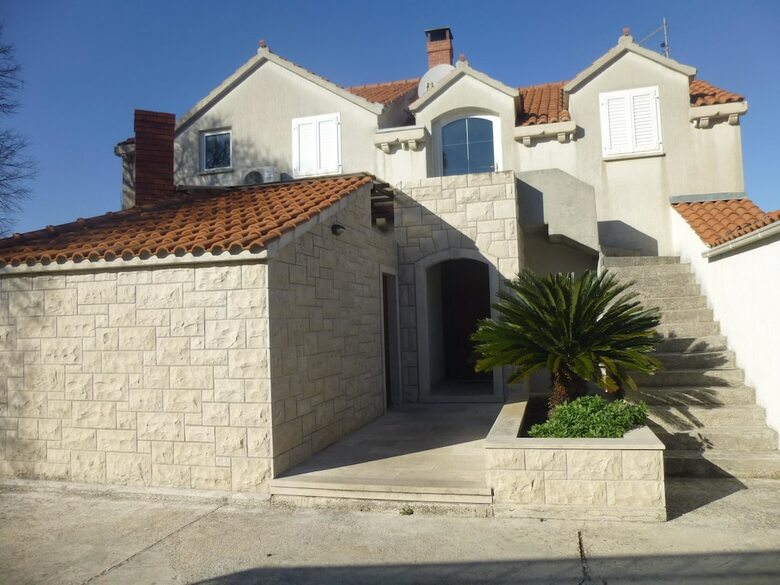 Apartments Katija