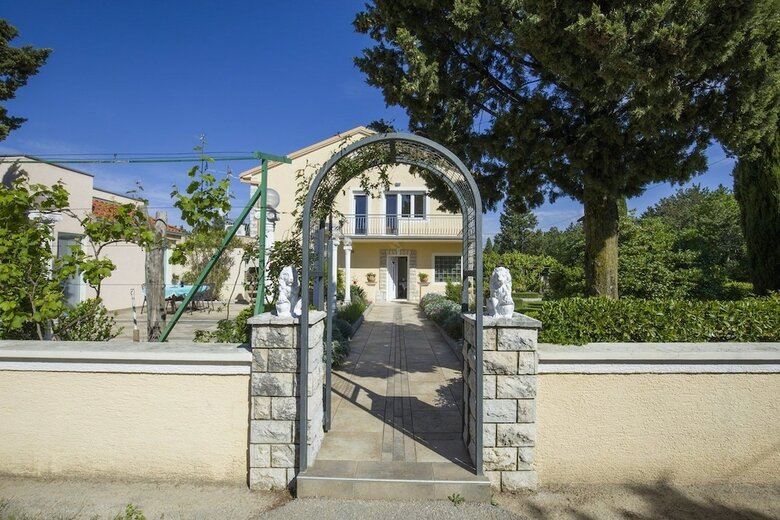 Villa Mary