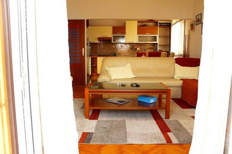 Apartments Marinovi?