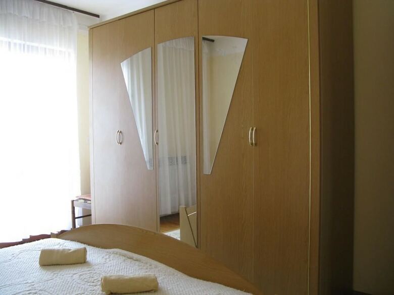 Apartments Mahi?